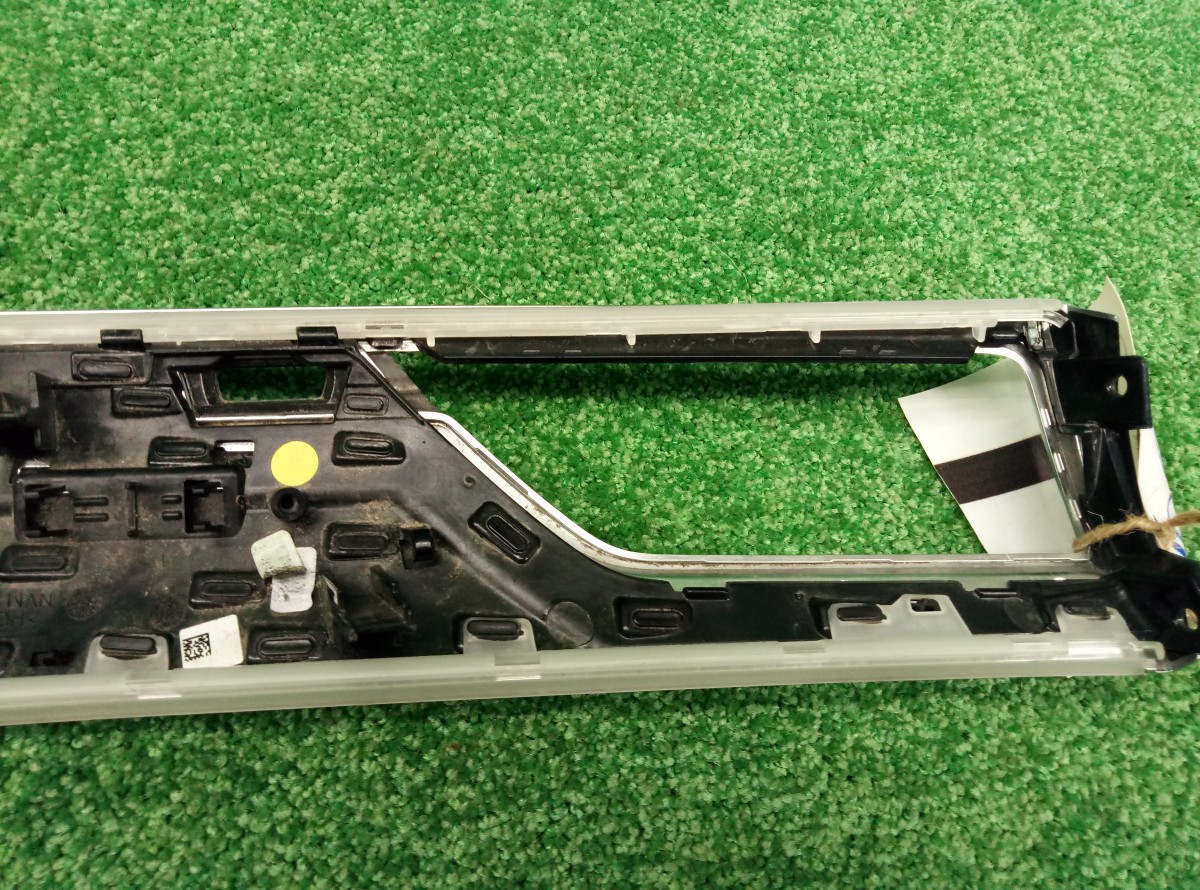 Накладка декоративная BMW 7-Series F01,F02,F04 2008-2012 на BMW 7-Series F01,F02,F04