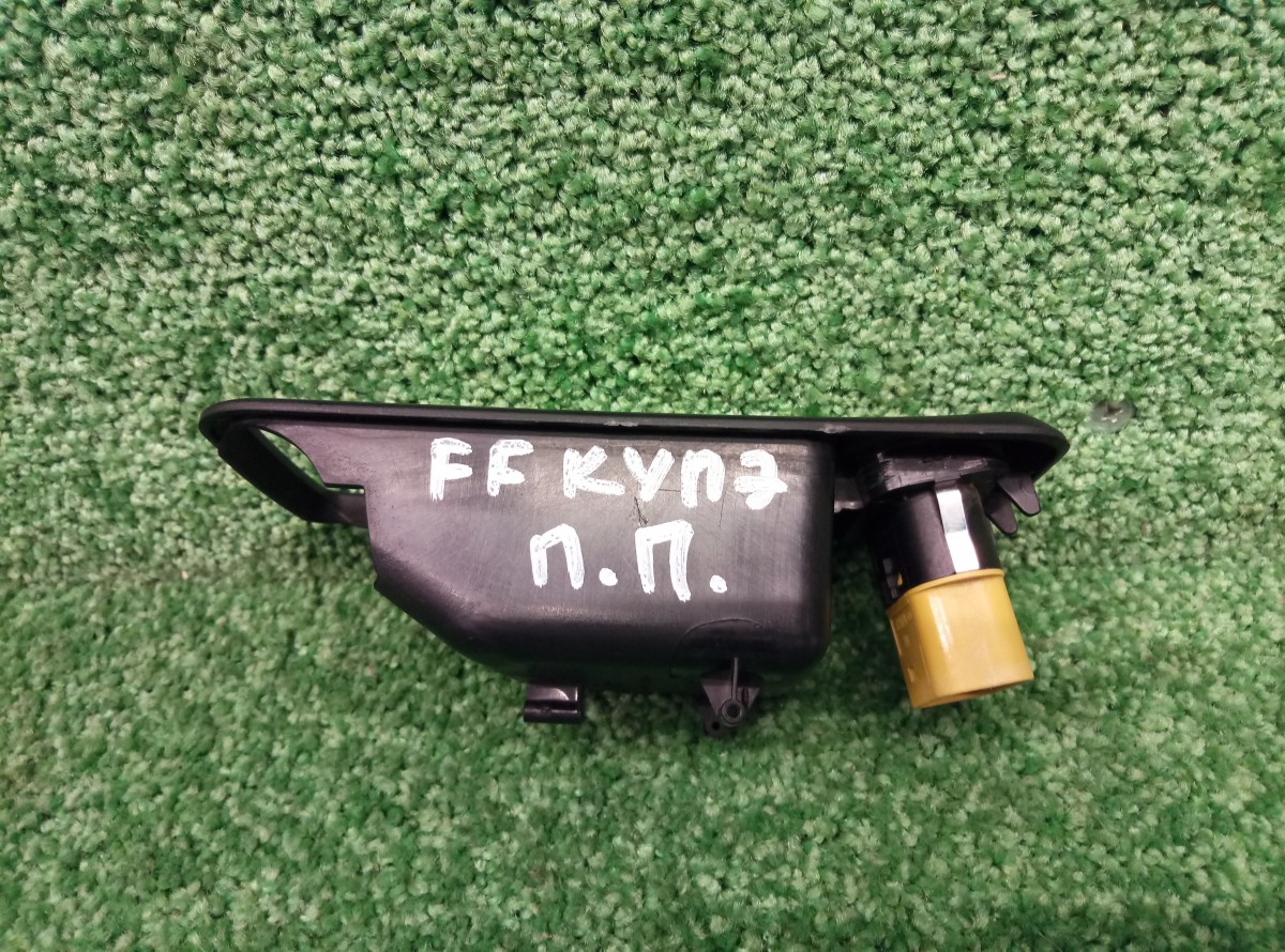 Кнопка стеклоподъемника передняя правая Ford Focus 2 2008-2011  КУПЭ 3M51226A36 на Ford Focus 2