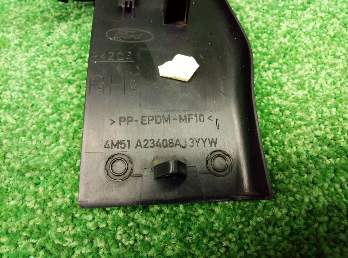 Крышка зеркала внутренняя передняя правая Ford Focus 2 4M51A23408A КУПЭ на Ford Focus 2