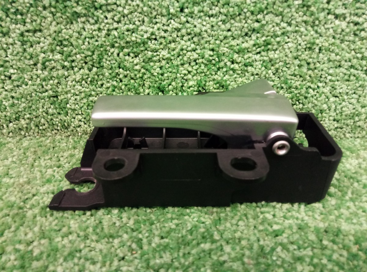 Ручка двери внутренняя передняя правая 3M51R22600BD  Ford Focus 2 2005-2011 КУПЭ на Ford Focus 2