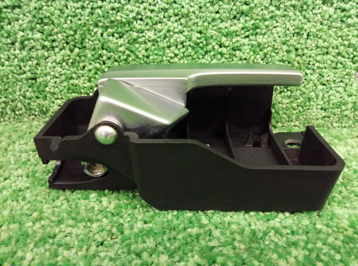 Ручка двери внутренняя передняя правая 3M51R22600BD  Ford Focus 2 2005-2011 КУПЭ на Ford Focus 2