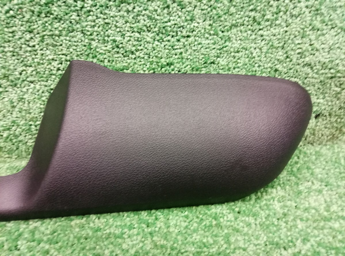 Накладка двери передней правой Ford Focus 2 2004–2008 4M51A24048ACW КУПЭ на Ford Focus 2