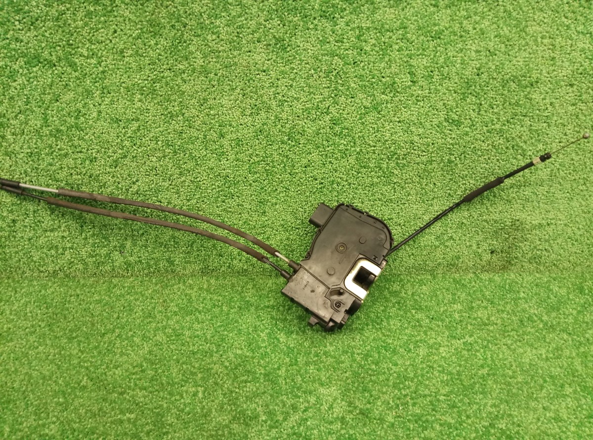Замок двери задней правой Hyundai Ix35 2009–2013 814202Y010 на Hyundai ix35 