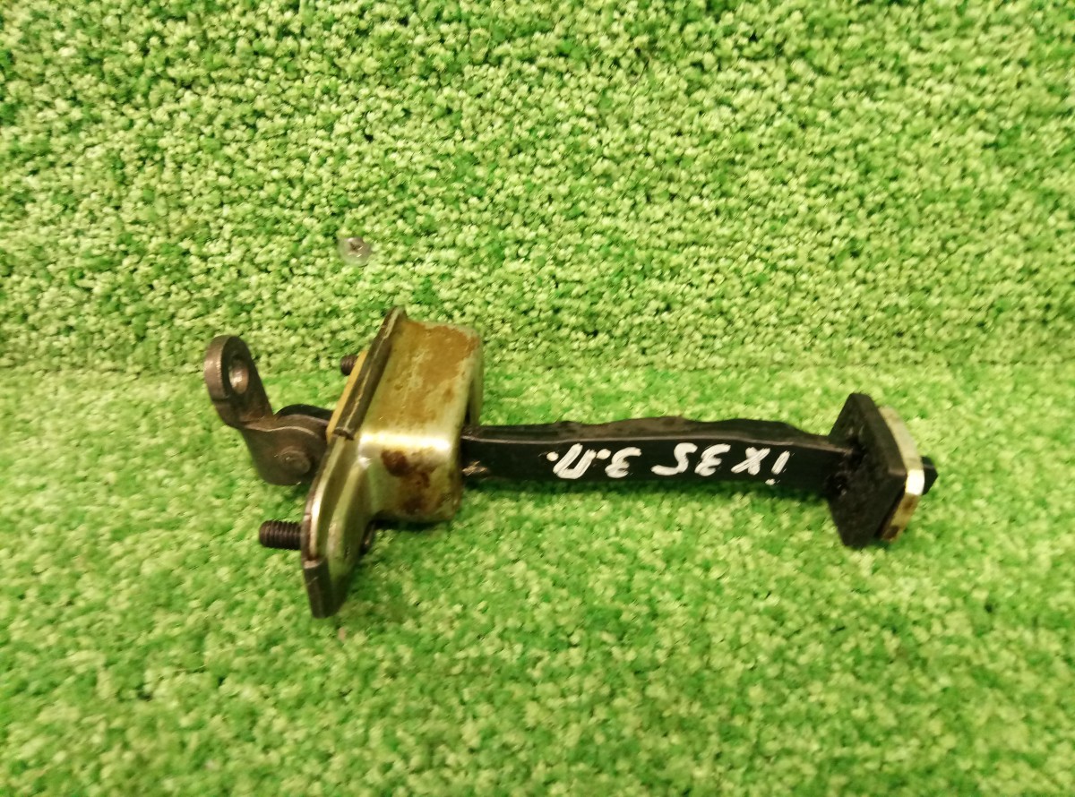 Ограничитель двери задней правой Hyundai Ix35 2009–2013 794802Y000 на Hyundai ix35 
