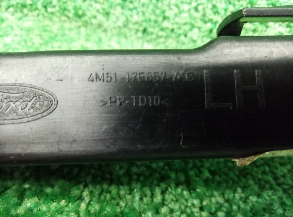 Кронштейн переднего бампера левый Ford Focus 2 2005-2008 4M5117E857 на Ford Focus 2