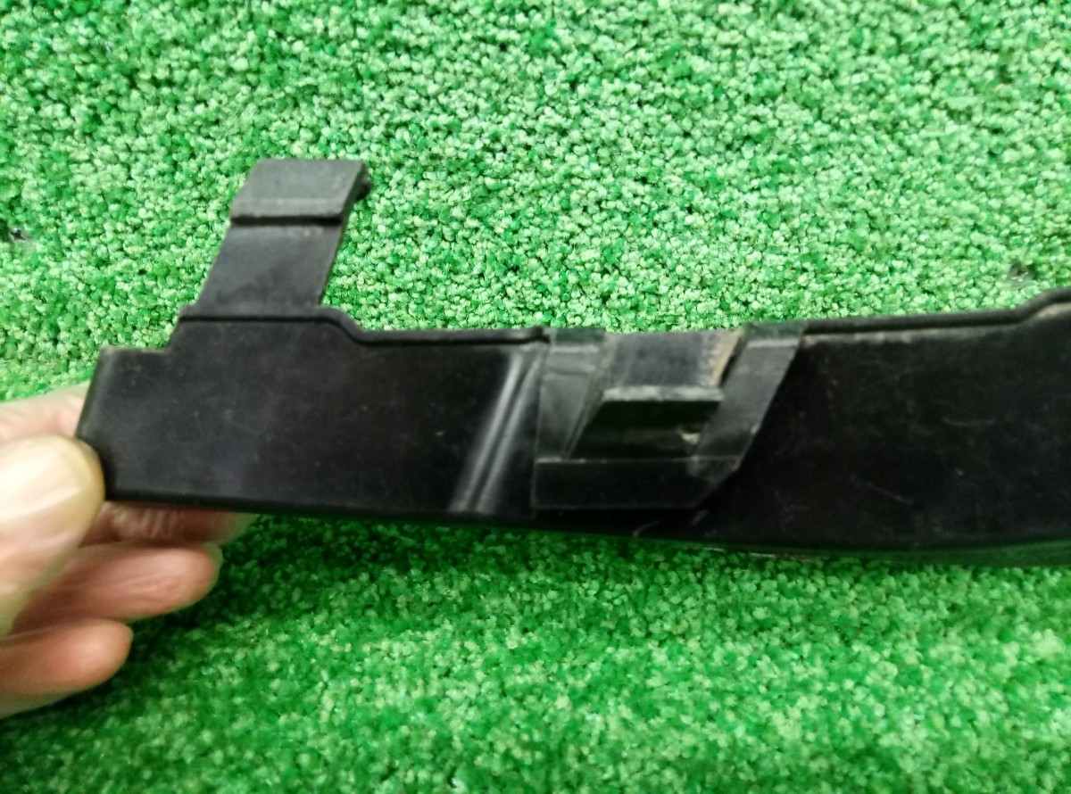 Кронштейн переднего бампера левый Ford Focus 2 2005-2008 4M5117E857 на Ford Focus 2