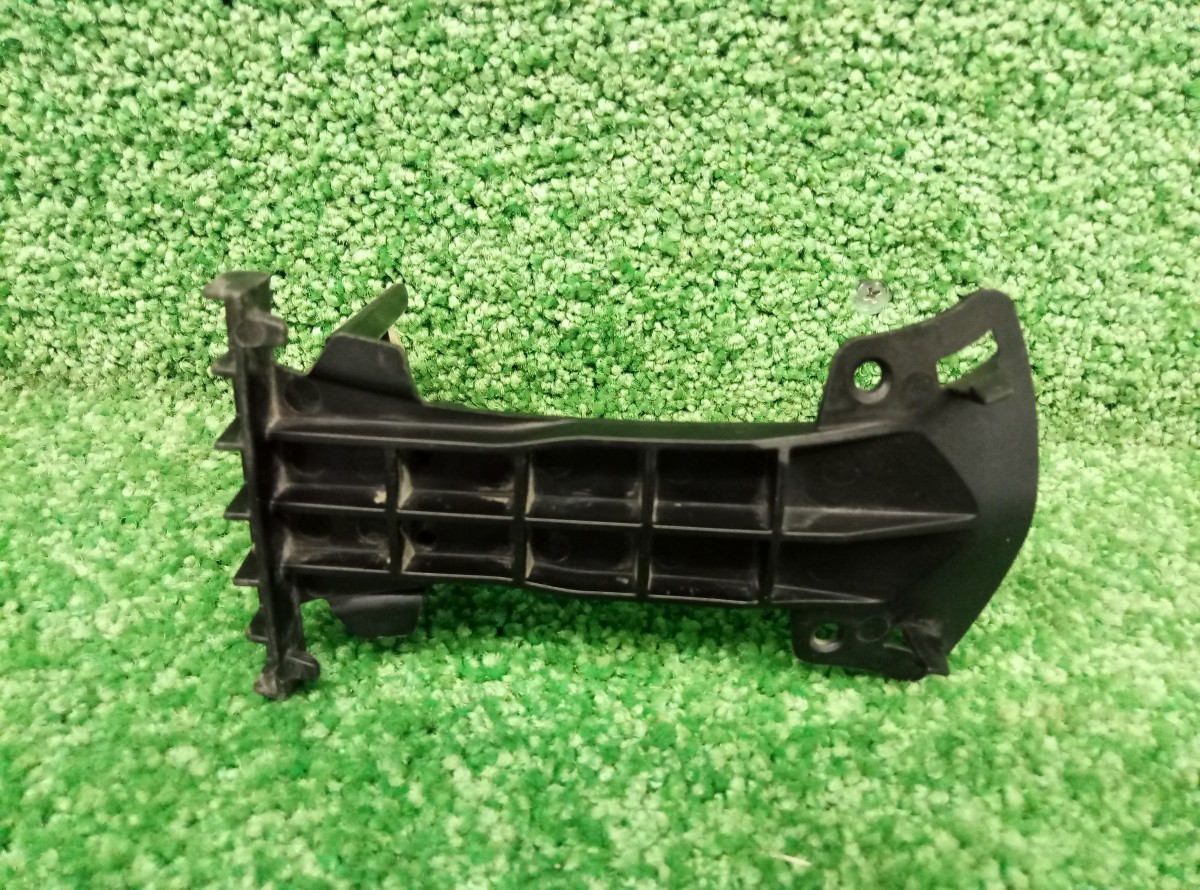 Кронштейн переднего бампера BMW 3-Series (F3x) 2011-2016 51117296331 на BMW 3-Series (F3x)