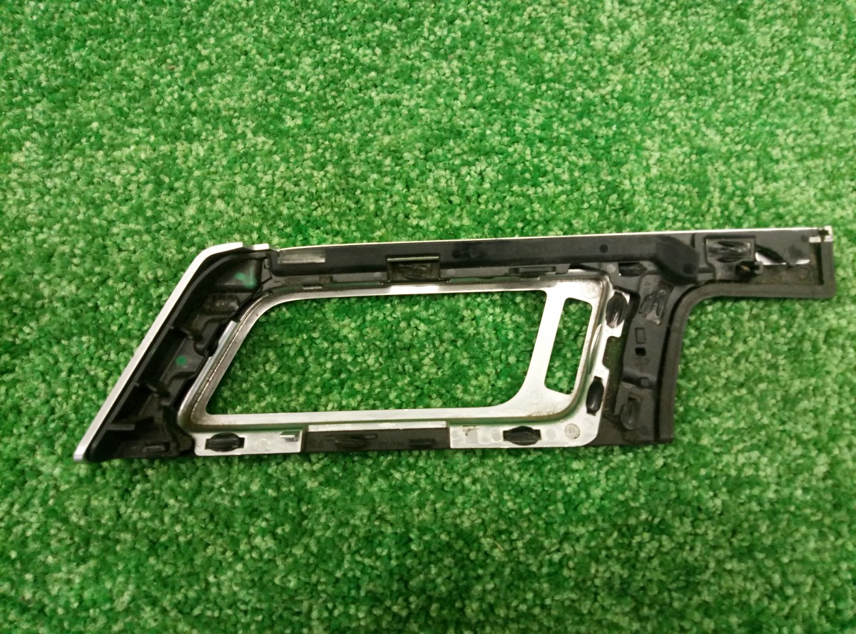 Накладка на торпеду Mercedes-Benz E-Class W212 A212680XX93 на Mercedes-Benz E-Class W212,S212,C207