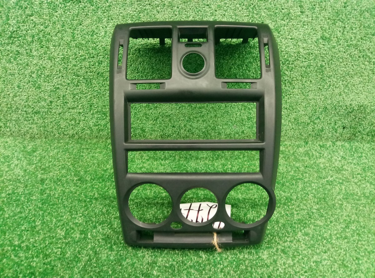 Накладка на центральную консоль Hyundai Getz 2002-2011 847401C550 на Hyundai Getz 