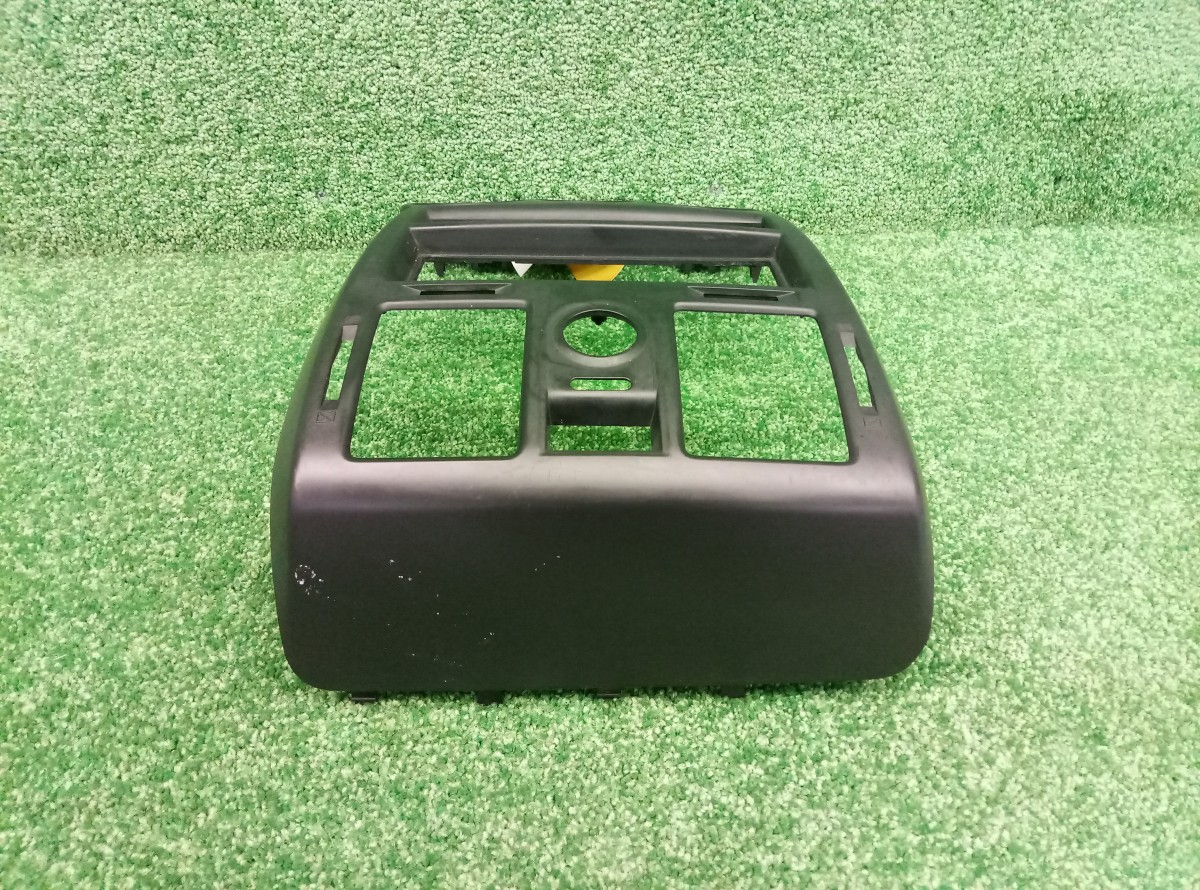 Накладка на центральную консоль Hyundai Getz 2002-2011 847401C550 на Hyundai Getz 