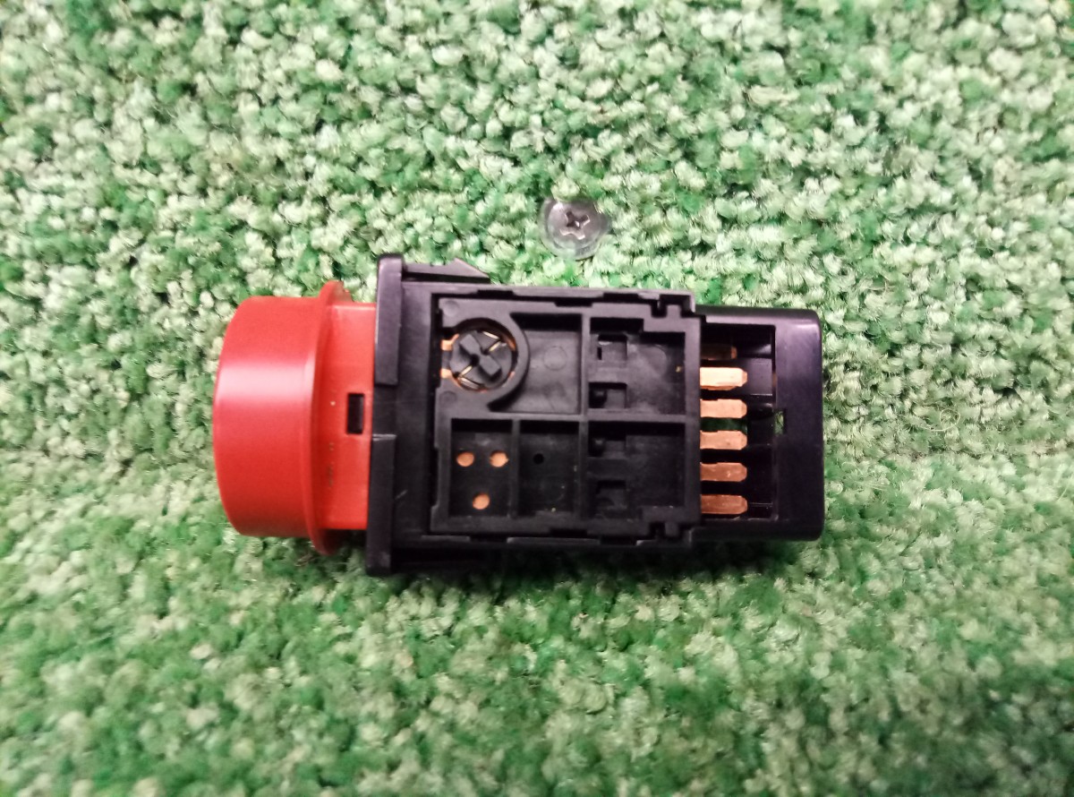 Кнопка аварийной сигнализации Hyundai Getz 2002-2011 937901C500 на Hyundai Getz 