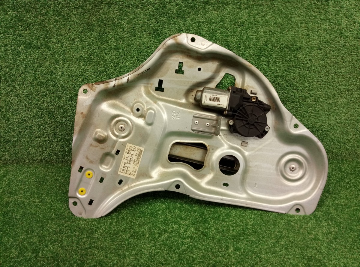 Моторчик стеклоподъемника задний правый 402353B Hyundai ix35 на Hyundai ix35 