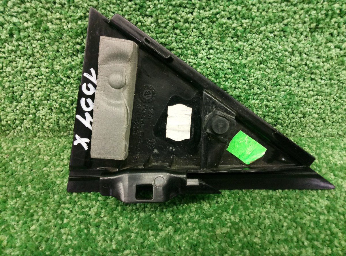 Накладка переднего крыла левого Volkswagen Polo V 2009-2015 6RU839901 на Volkswagen Polo V