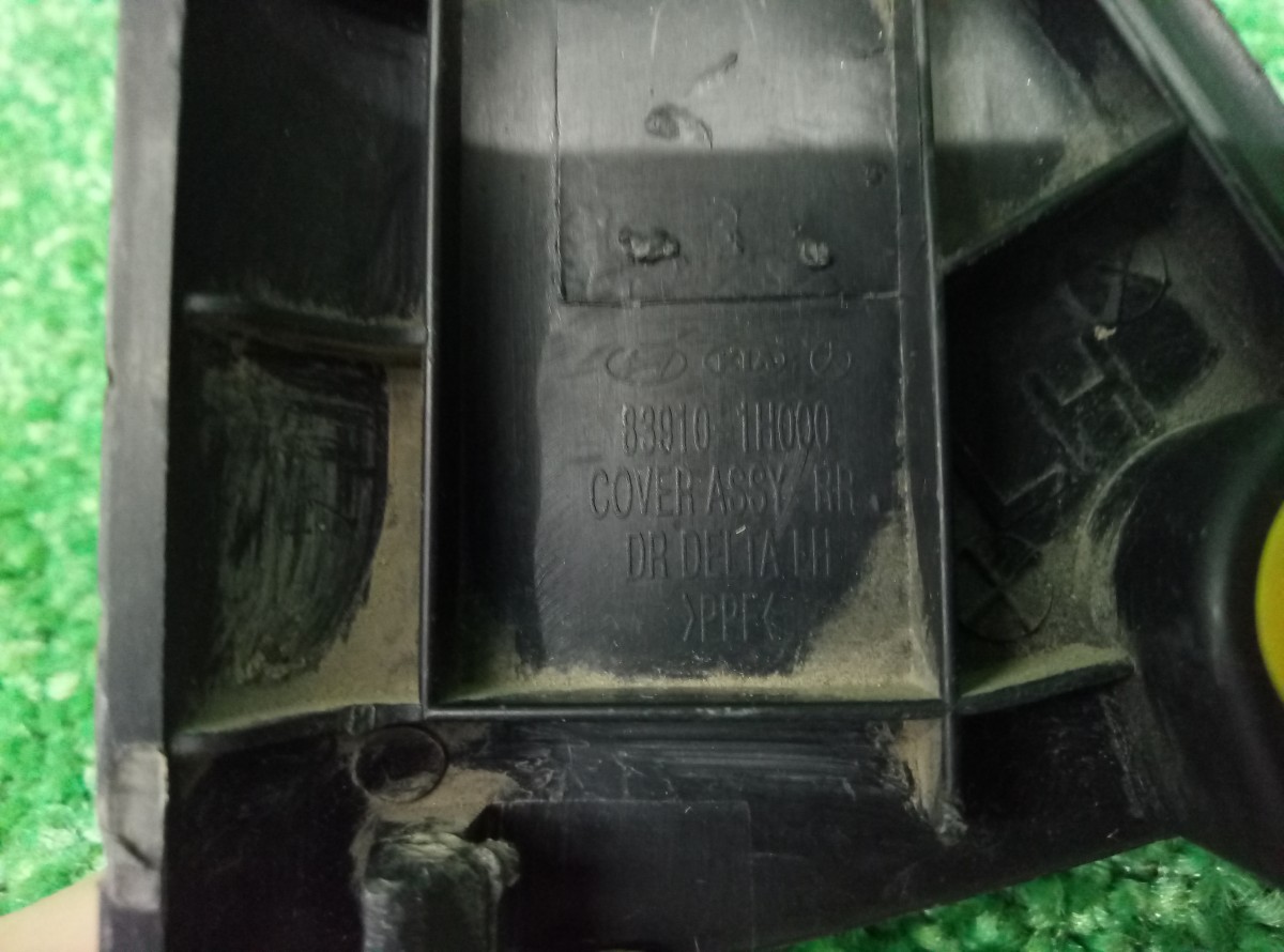 Уголок стекла двери задней левой внутренний Kia Ceed 2007-2012 839101H000 на Kia Ceed (ED)