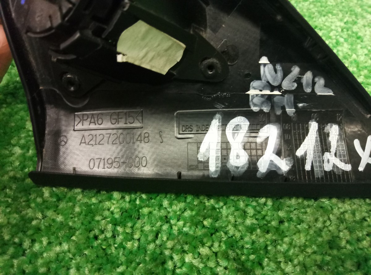 Накладка декоративная Mercedes-Benz E-Class W212,S212,C207 2009-2016  2127200148 на Mercedes-Benz E-Class W212,S212,C207