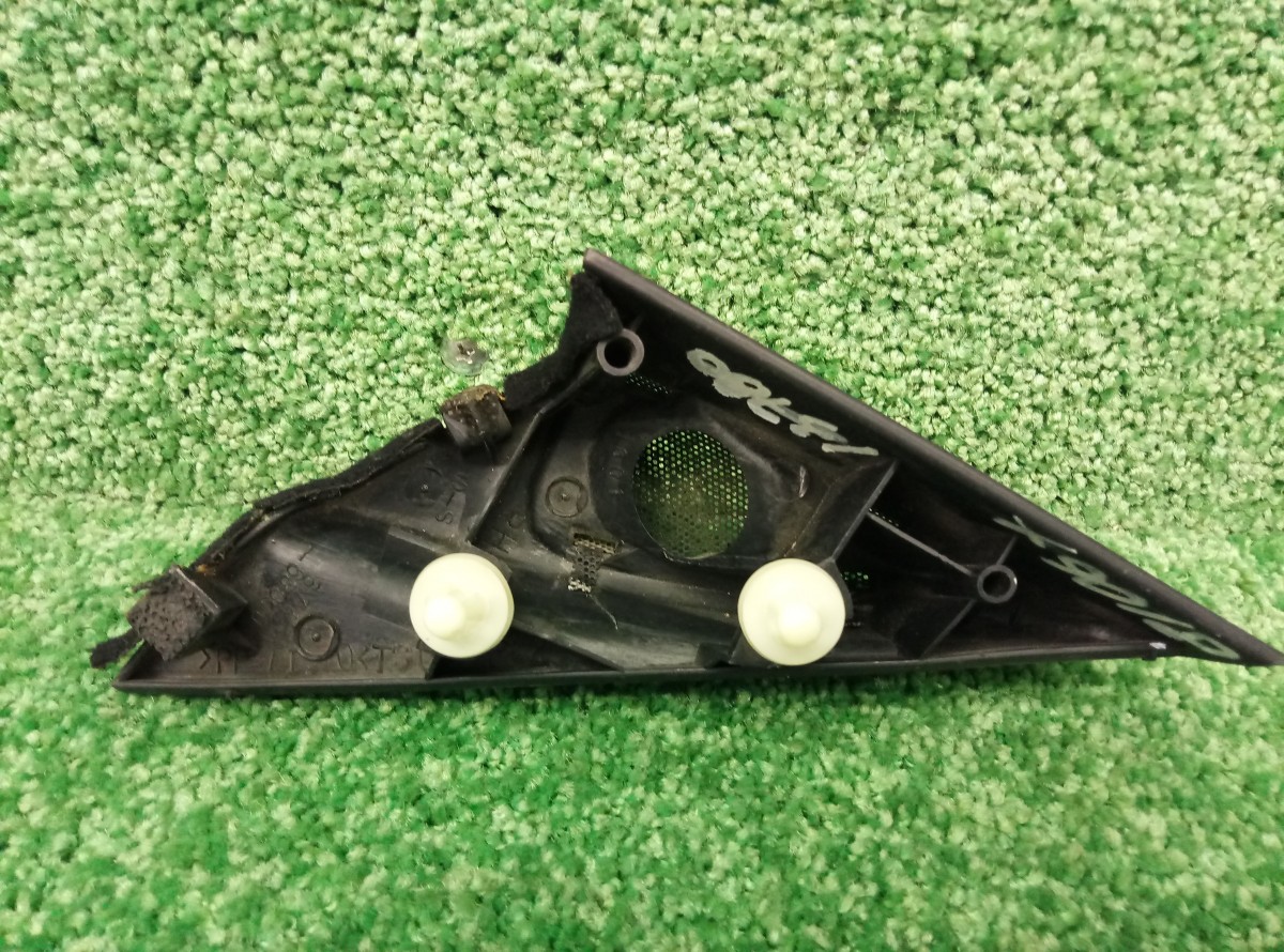 Уголок двери передний правый Lexus LX II 1998-2002 6749160070  на Lexus LX 