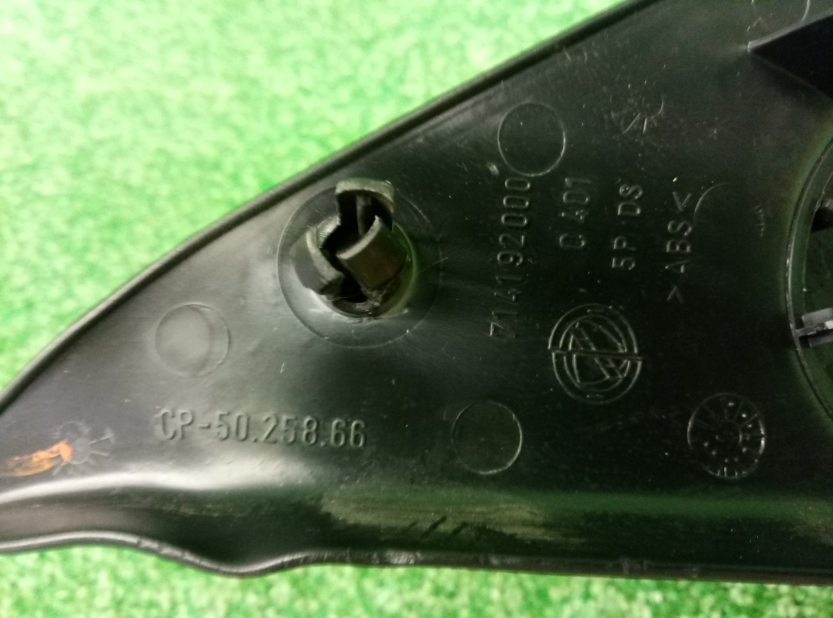 Крышка зеркала внутренняя Fiat Albea 714192000 передняя правая на Fiat AlbeaРестайлинг