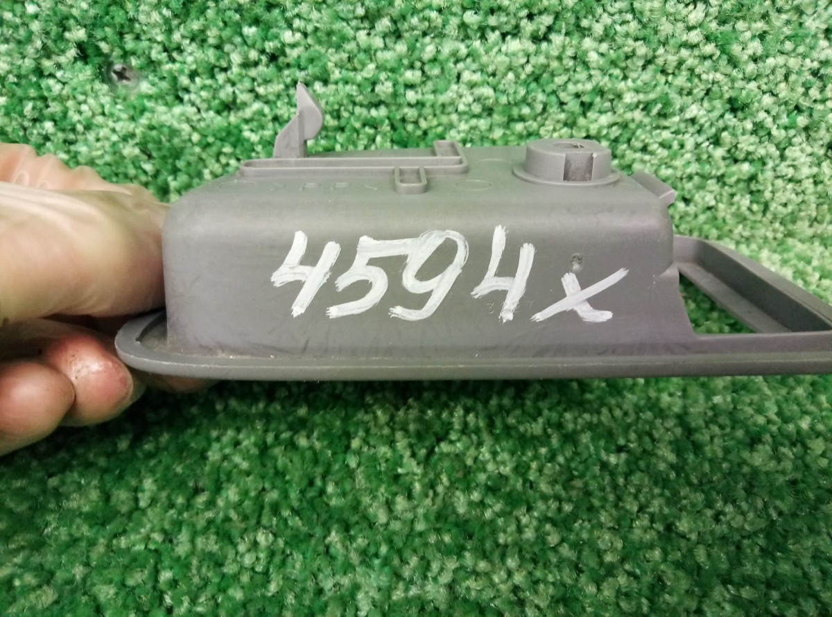 Накладка двери задней правой Mazda Demio I (DW) 1997-2003 D35058303A73 на Mazda Demio I (DW)