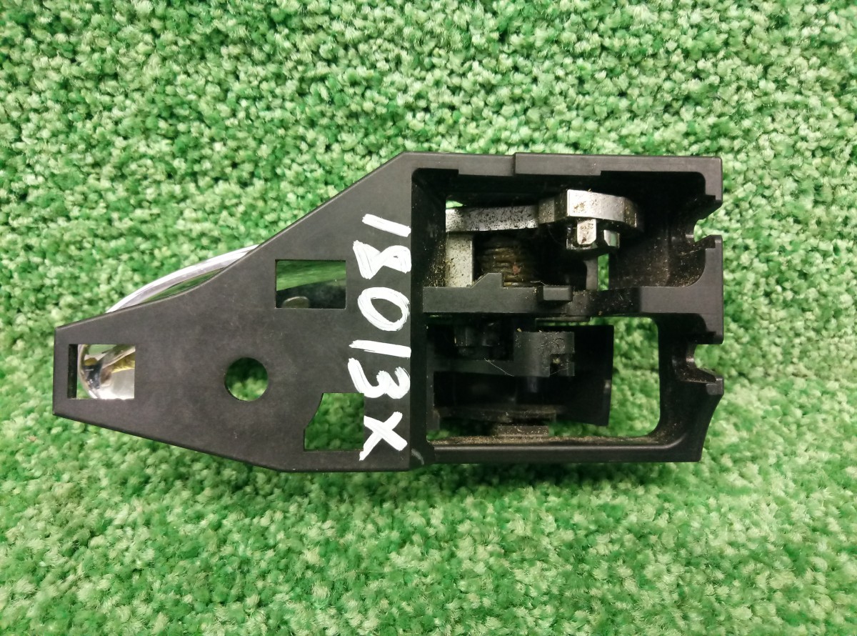 Ручка двери внутренняя правая Toyota RAV 4 (XA30) 2005-2010 6920533111C0 на Toyota RAV 4 (XA30)