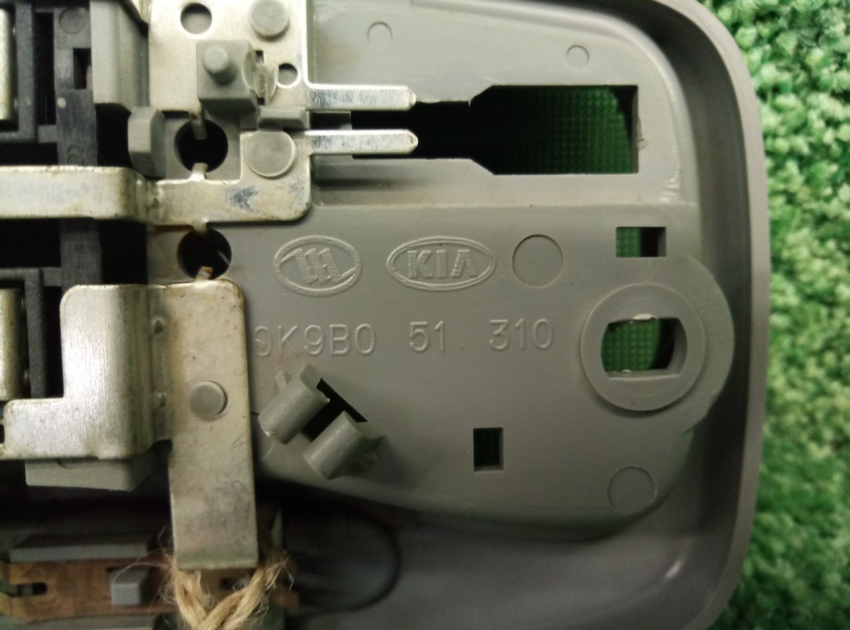 Плафон салонный Kia Spectra 2001 9K9B051310  на Kia Spectra 