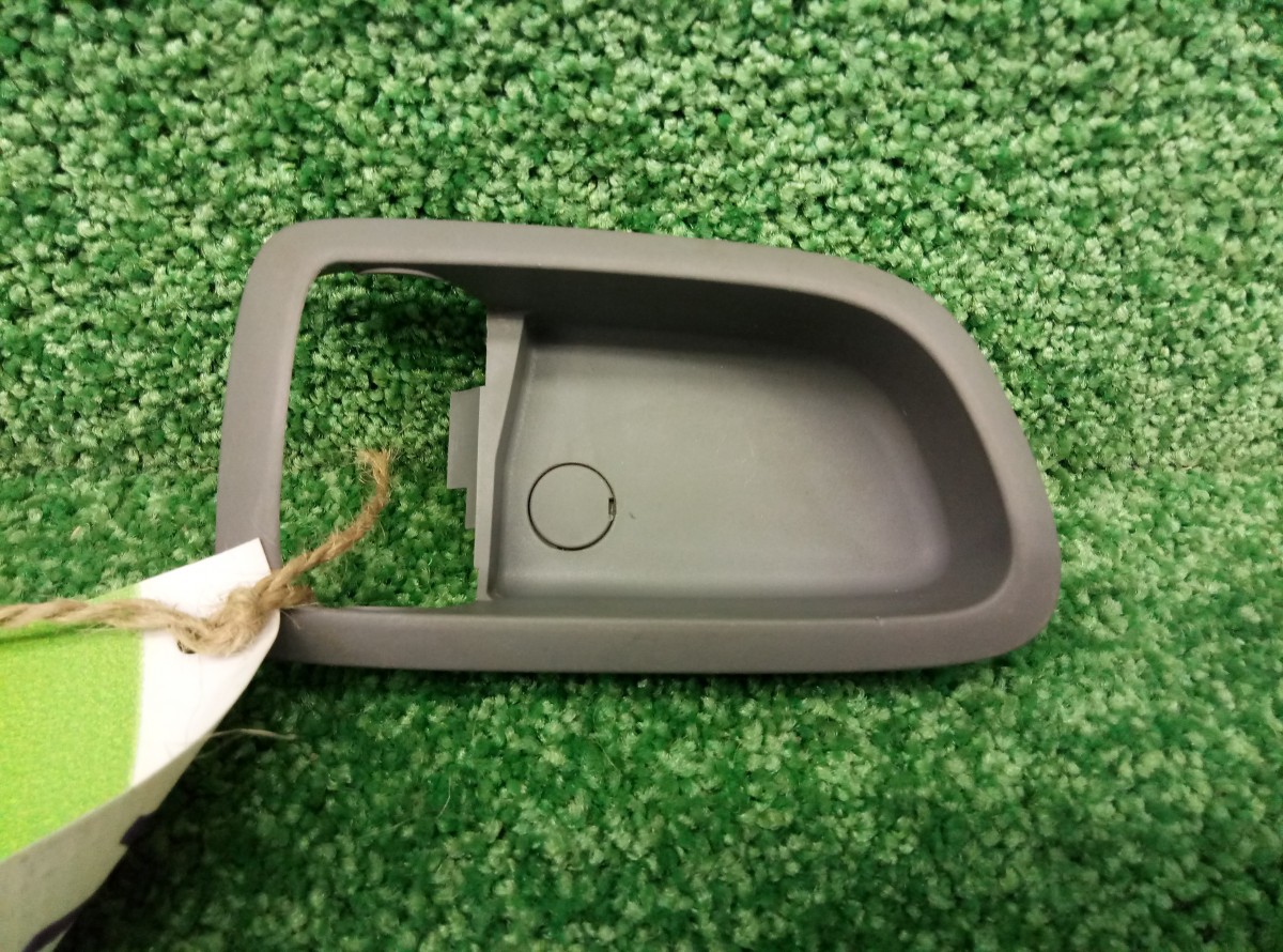 Накладка двери задней Mazda Demio I (DW) 1997-2003 D35058303A73 на Mazda Demio I (DW)