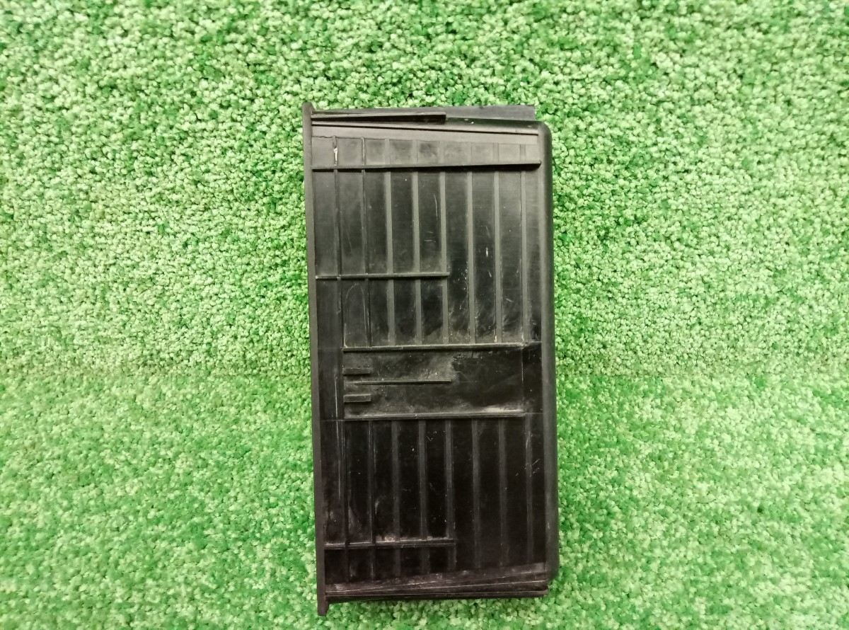 Ящик передней консоли Mercedes-Benz E-Class (W210,S210) 1995-1997 2106830091 на Mercedes-Benz E-Class (W210,S210)