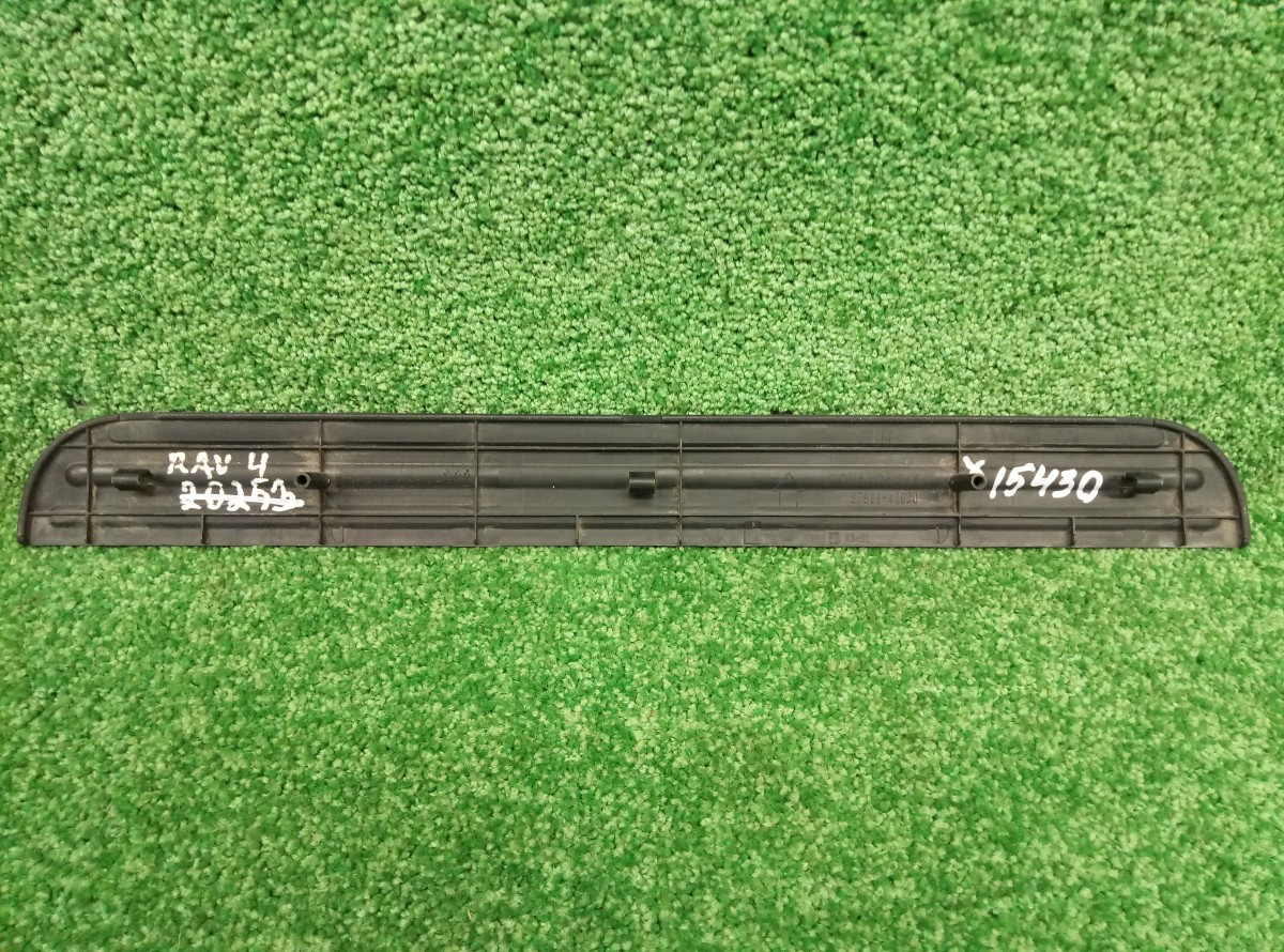 Накладка порога (внутренняя) Toyota RAV 4 (XA30) 2005-2010  6791142030 на Toyota RAV 4 (XA30)