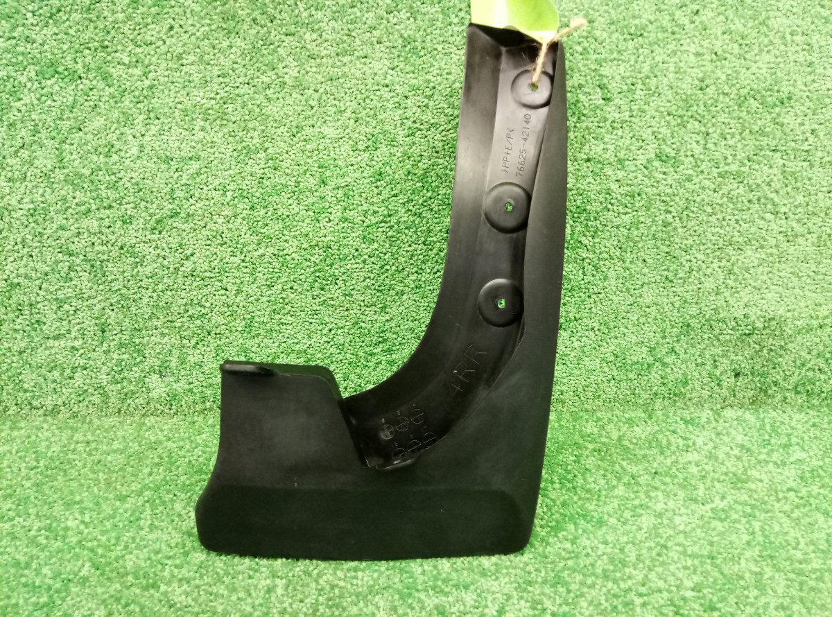 Брызговик задний правый Toyota RAV 4  (CA40) 2012-2015 7662542140 на Toyota RAV 4  (CA40)