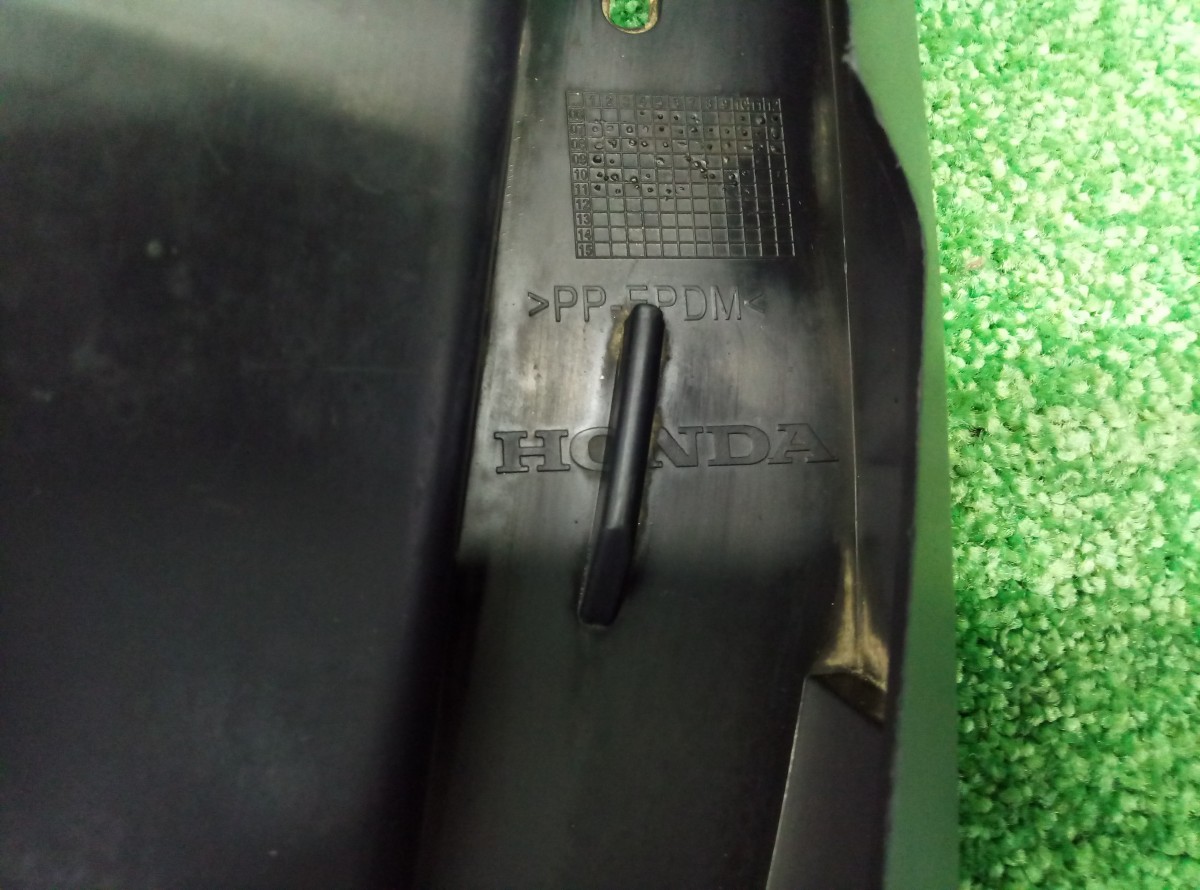 Брызговик задний правый Honda CR-V III 2006-2009   75820SWWE000 на Honda CR-V III