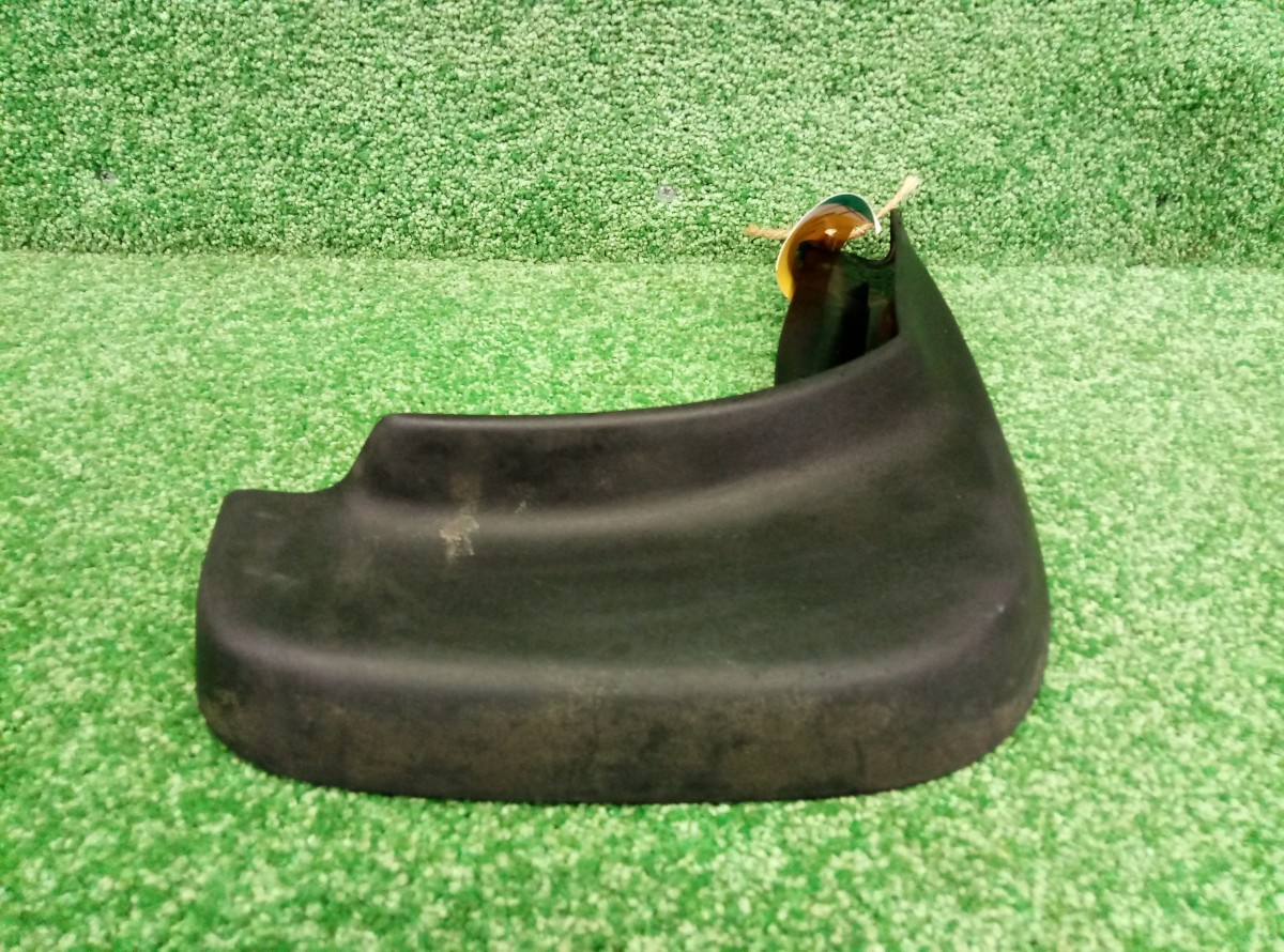 Брызговик задний правый Volvo XC60  2008-2013  31250065 на Volvo XC60 