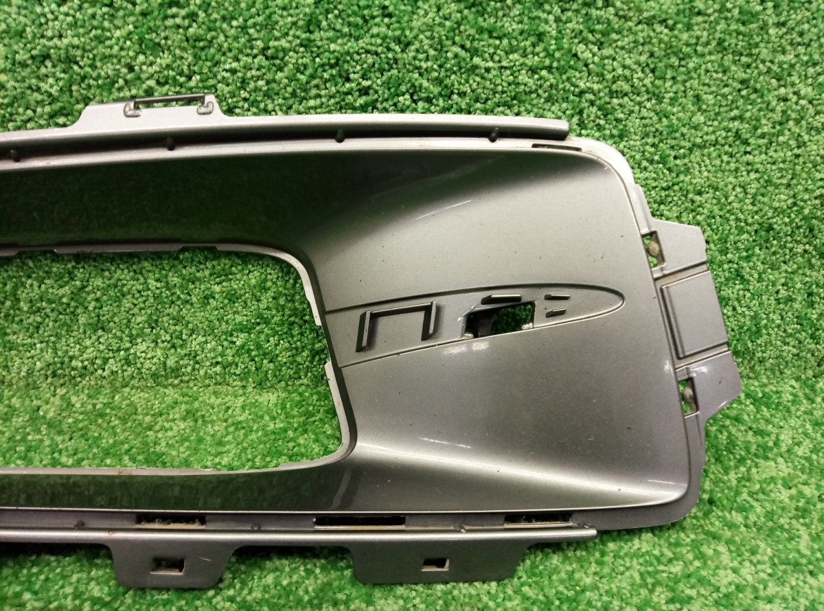 Накладка ПТФ в бампер правая BMW X5 E70 2006-2010  51117175486 на BMW X5 E70