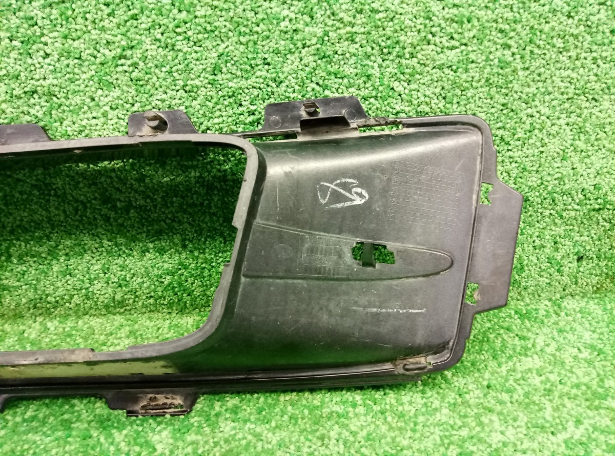 Накладка ПТФ в бампер правая BMW X5 E70 2006-2010  51117175486 на BMW X5 E70