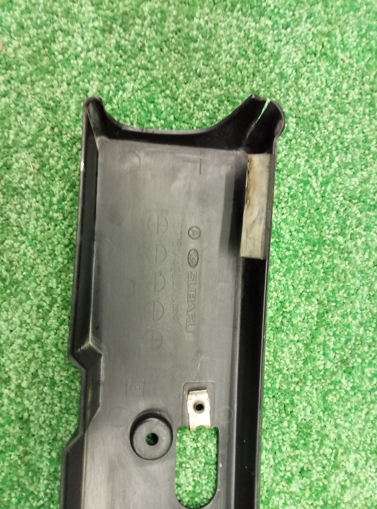 Накладка переднего бампера под номер Subaru Tribeca 2004-2007 57751XA04A на Subaru Tribeca 