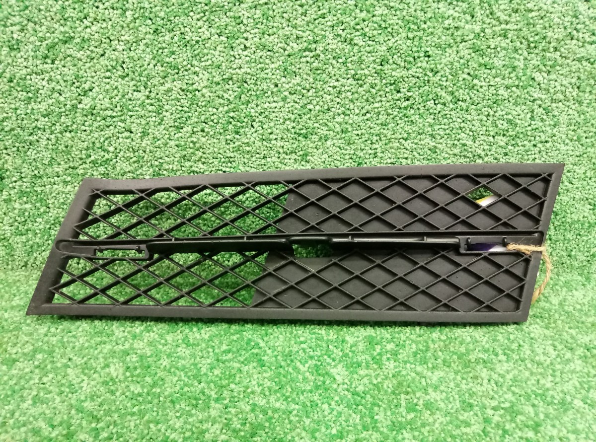 Решетка в бампер левая BMW 5-Series(F10,F11,F07) 2009-2013 51117200699 на BMW 5-Series(F10,F11,F07)
