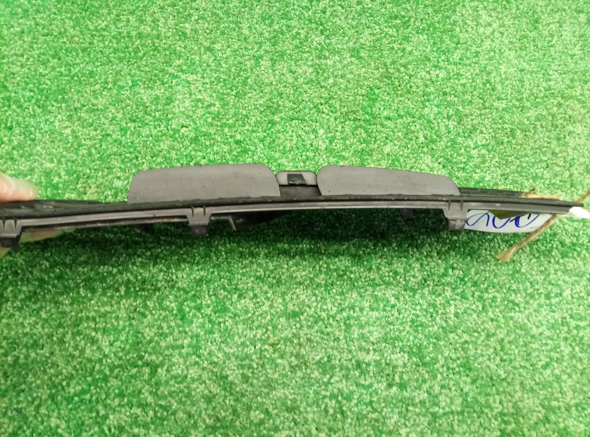 Решетка в бампер левая BMW 5-Series(F10,F11,F07) 2009-2013 51117200699 на BMW 5-Series(F10,F11,F07)