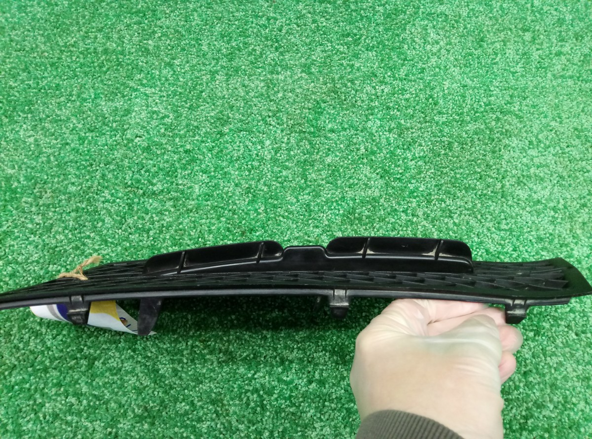 Решетка в бампер левая BMW 5-Series(F10,F11,F07) 2009-2013 51117200699 на BMW 5-Series(F10,F11,F07)