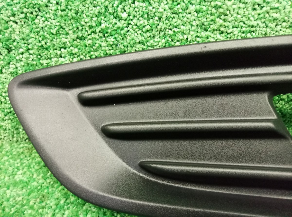 Решетка в бампер левая Ford Focus 3  F1EB15A299A на Ford Focus 3
