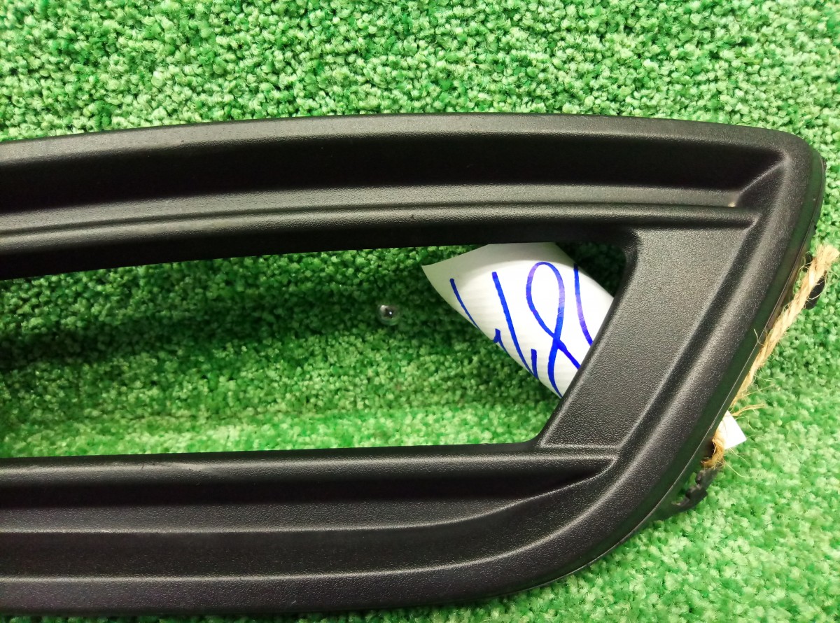 Решетка в бампер левая Ford Focus 3  F1EB15A299A на Ford Focus 3