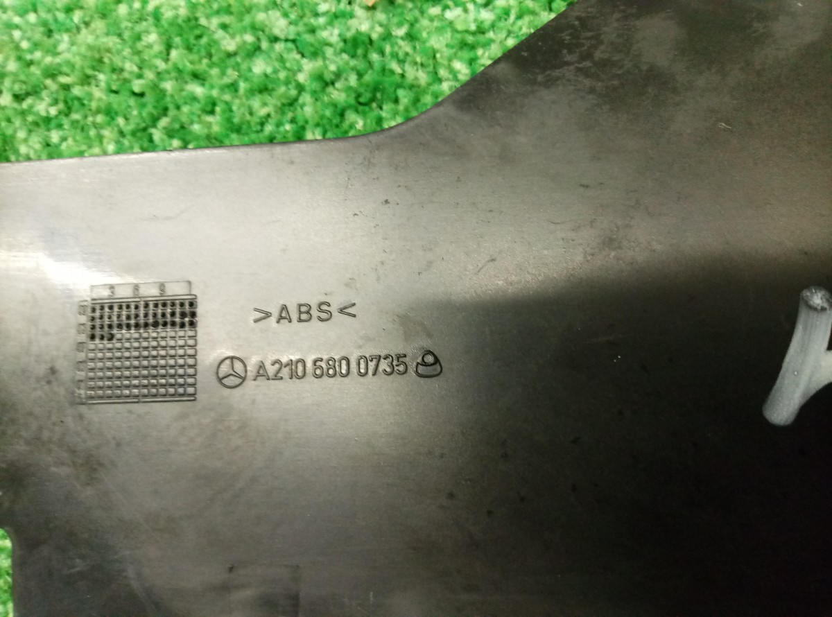 Накладка порога внутренняя задняя левая Mercedes E230 A2106800735 на Mercedes-Benz C-Class W204