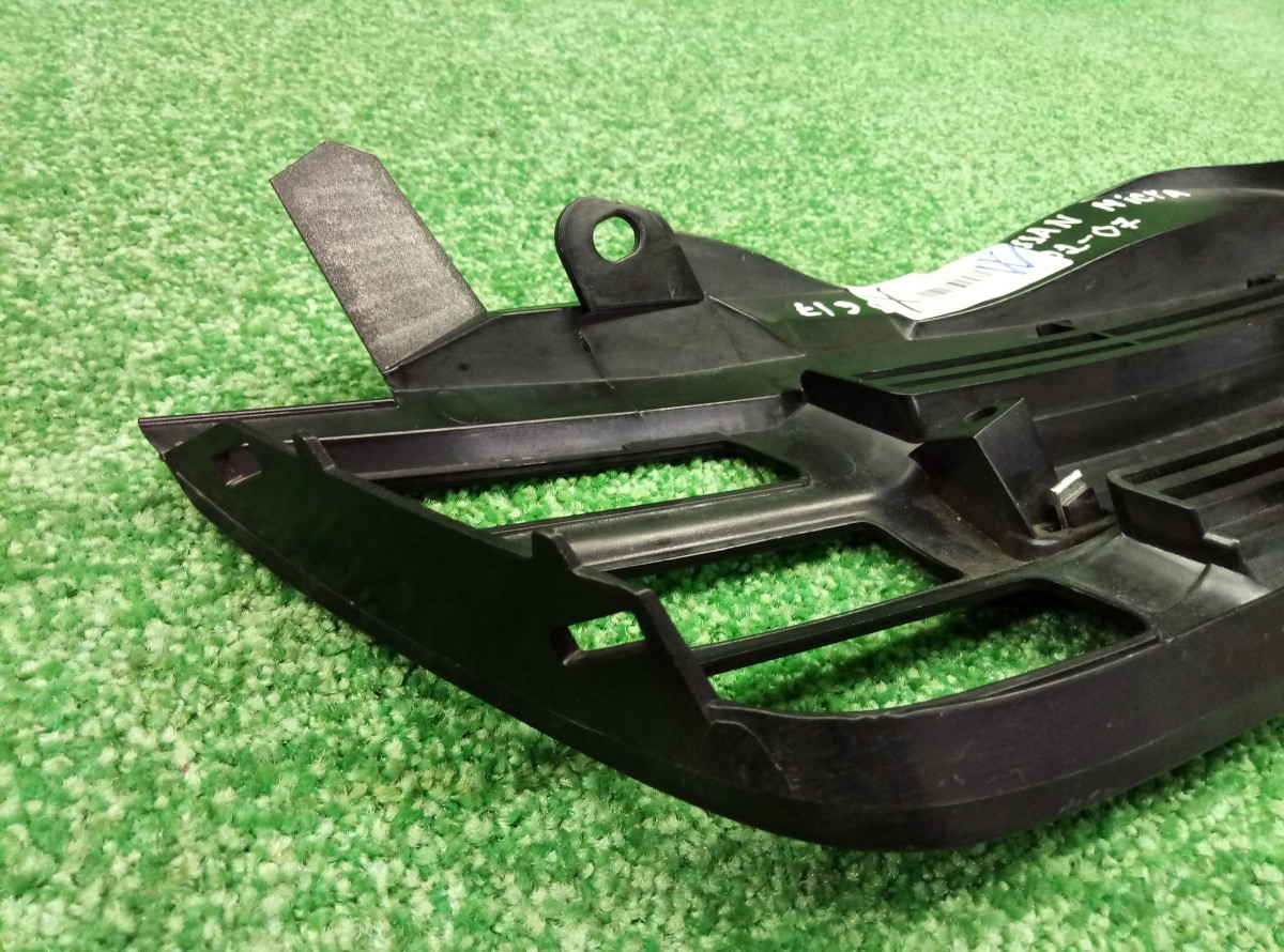 Решетка радиатора левая Nissan Micra K11 1992-2002 DS0724201 на Nissan Micra K11