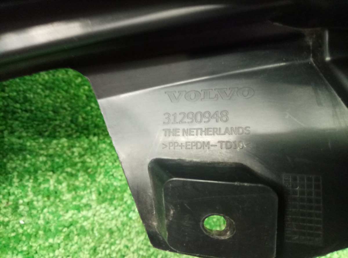Абсорбер переднего бампера Volvo V40 31290948 на Volvo V40 Cross Country 