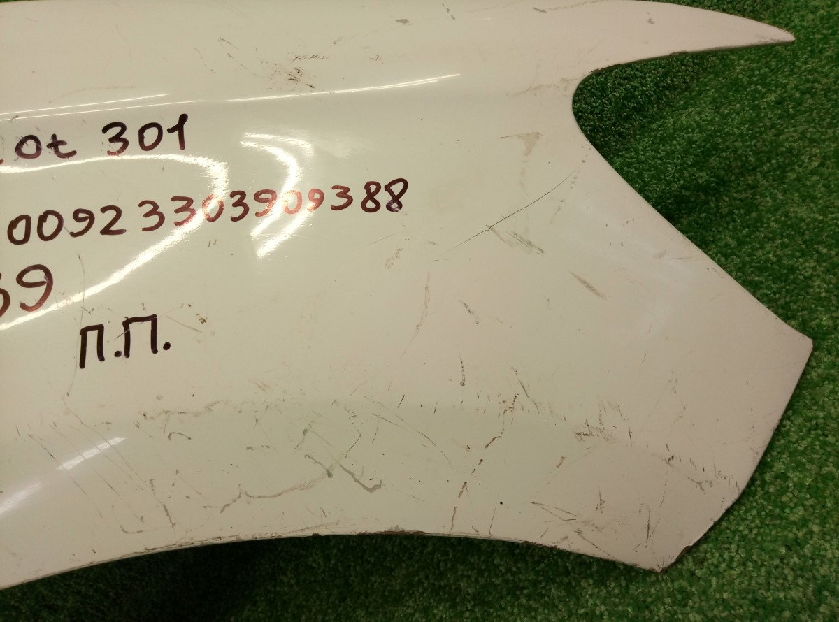 Крыло переднее правое Peugeot 301 9674790680 Оригинал на Peugeot 307