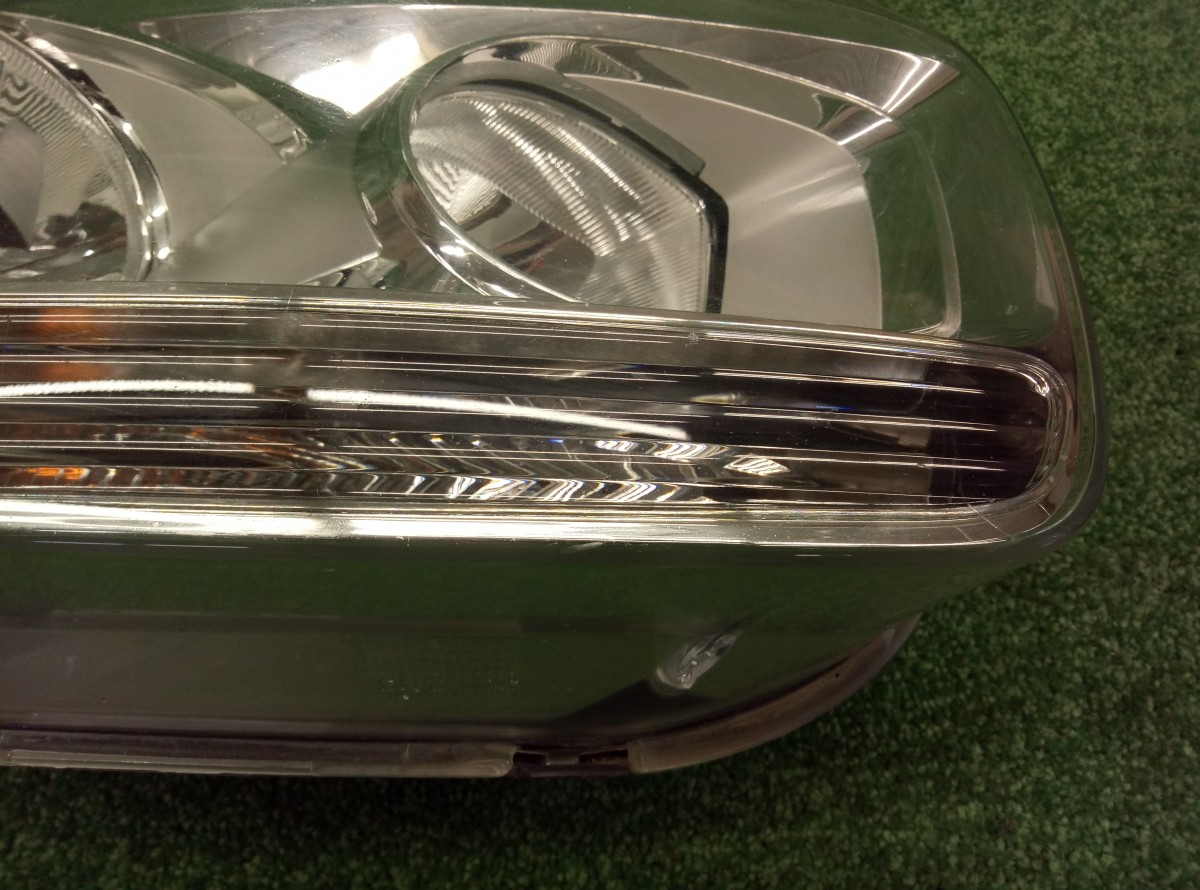 Фара правая Kia Venga 1 2009-2014 921021P000 на Kia Venga 1