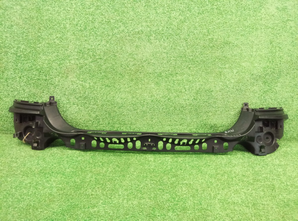 Кронштейн заднего бампера центральный BMW 5 F10 51127331600 на BMW 5-Series(F10,F11,F07)