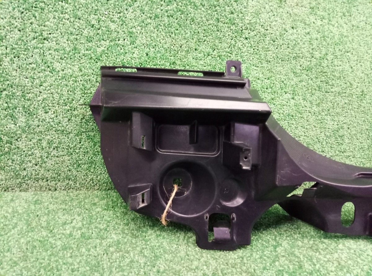 Кронштейн заднего бампера центральный BMW 5 F10 51127331600 на BMW 5-Series(F10,F11,F07)
