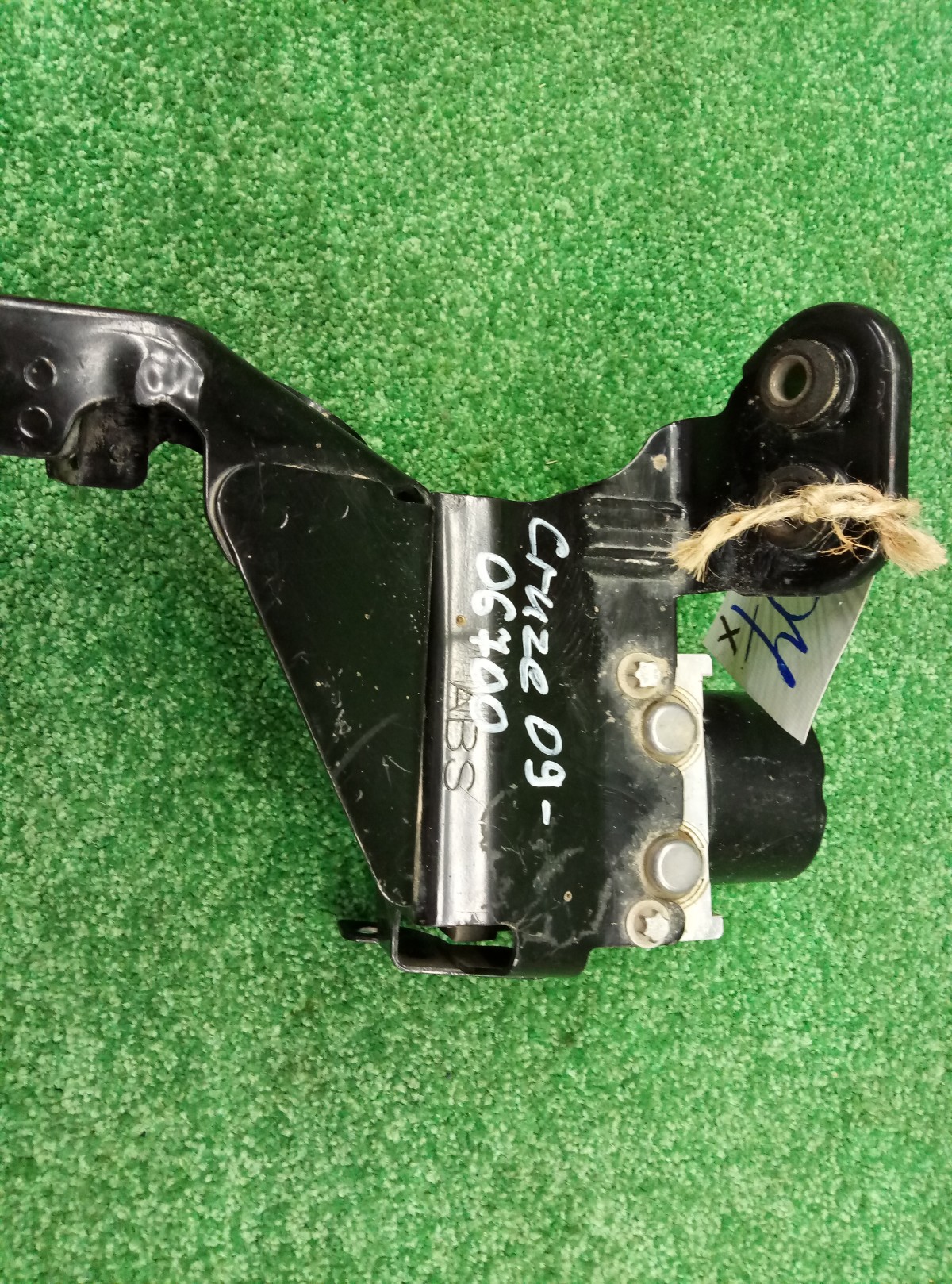 Блок ABS (насос) Chevrolet Cruze 2009-2013    13397617 на Chevrolet Cruze