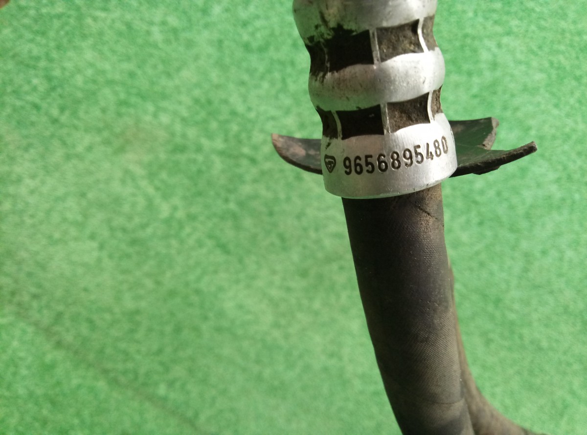 Трубка гидроусилителя Peugeot 307 2001-2008 9656895480 на Peugeot 307