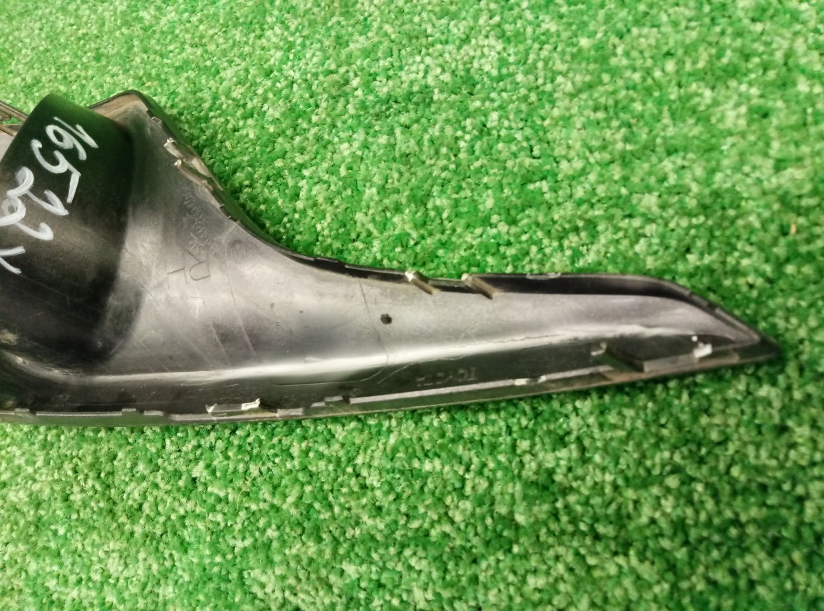 Рамка фары противотуманой правой Toyota Highlander II (U40) 2007-2013 8148148110 на Toyota Highlander 2 (U40)