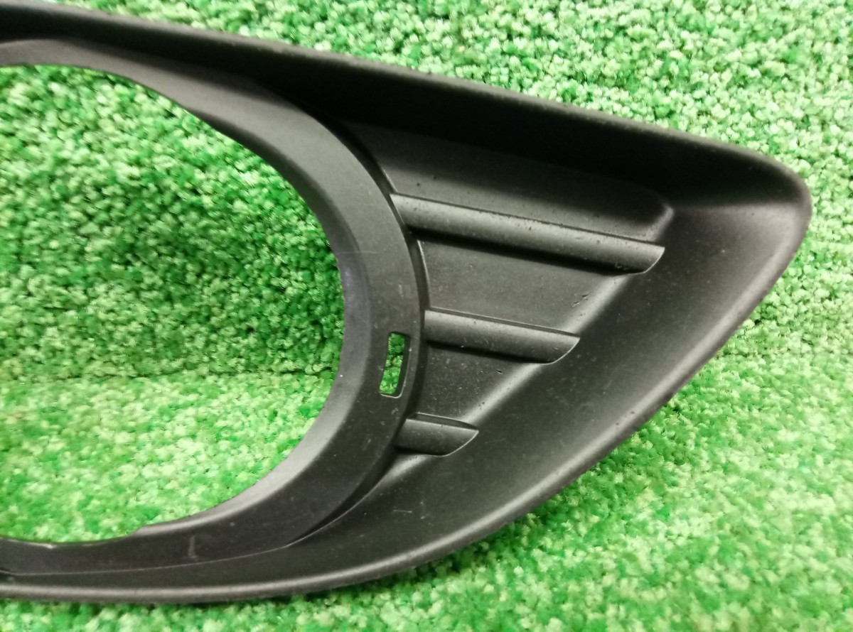 Рамка противотуманной фары левой Toyota Camry V40 2009-2011 5204033010 на Toyota Camry V40