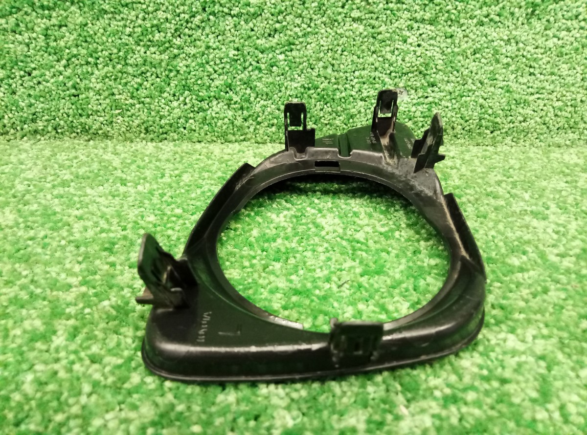 Рамка противотуманной фары левой Toyota Camry V40 2009-2011 5204033010 на Toyota Camry V40